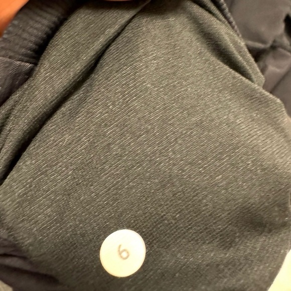 Lululemon In Flux Crop - Picture 10 of 13